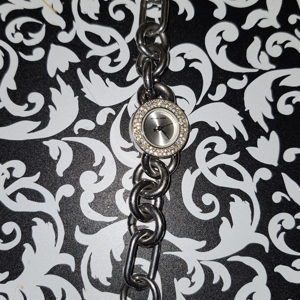 🤑SOLD🤑Michael Kors WatchStainless Steel Chain Link With Crystal Bezel - Picture 5 of 7